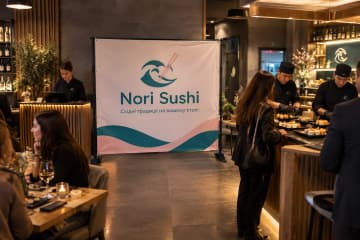 Брендвол Prime для Nori Sushi встановлений у суші-барі біля зони дегустації.